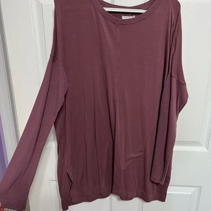 long sleeve thin sweater. casual top b